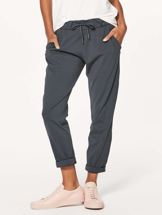 lululemon athletica Pants - Lululemon On The Fly Pant 28" in Melanite